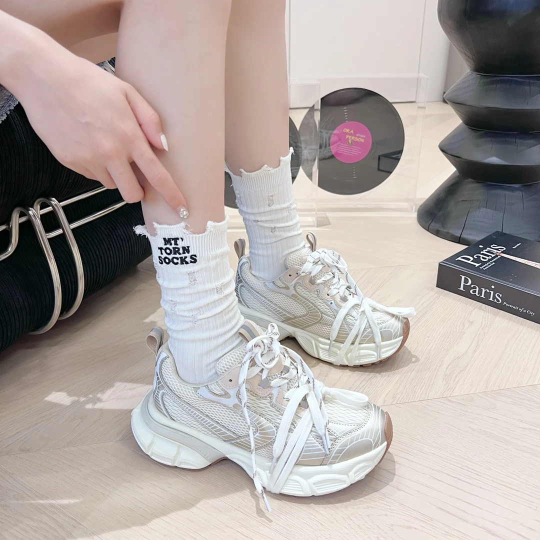 破洞袜子女ins风街头潮流时尚袜子女刺绣款洞洞中筒袜子韩版棉袜