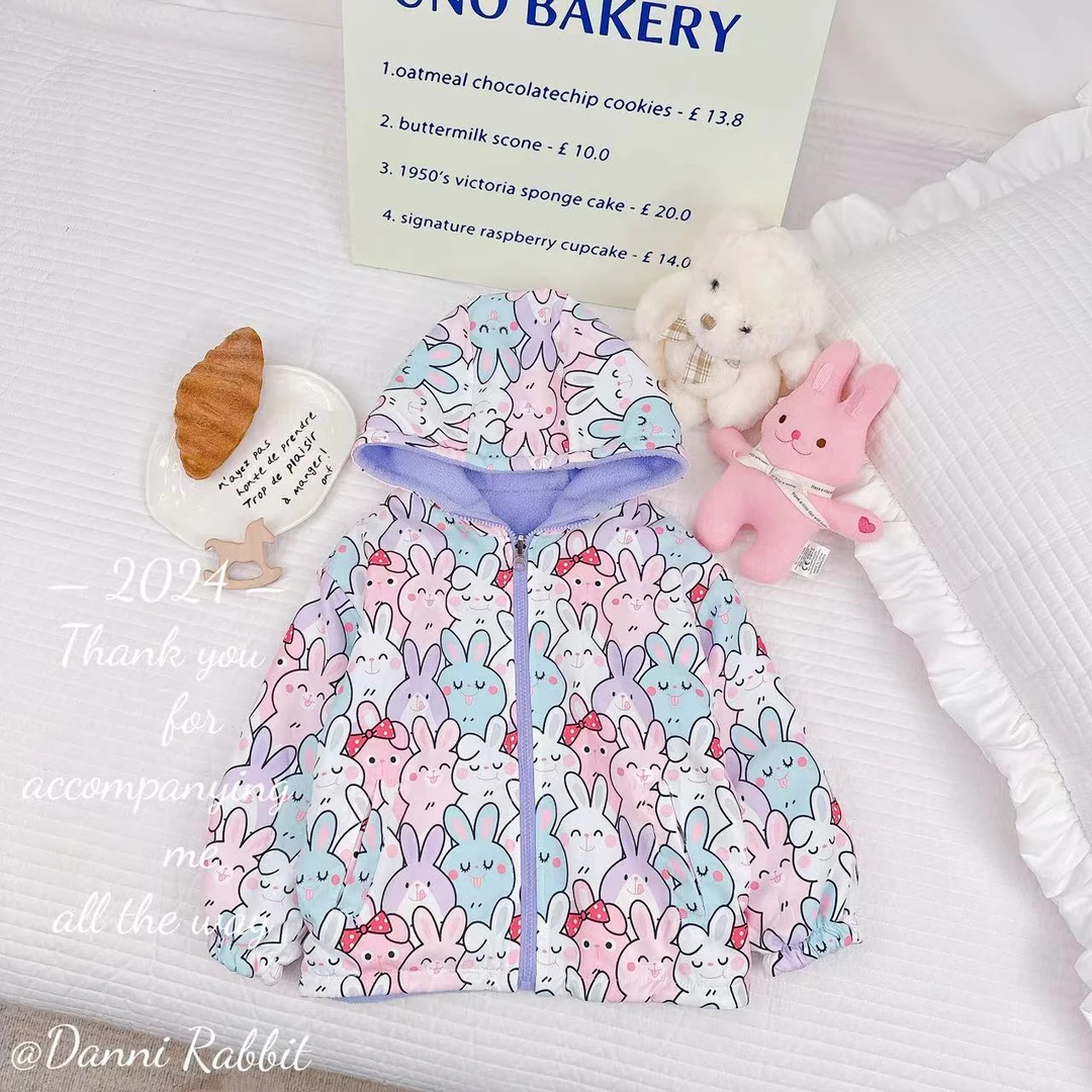 2024新款女童时尚防风满印小兔儿童连帽外套 D-VC537