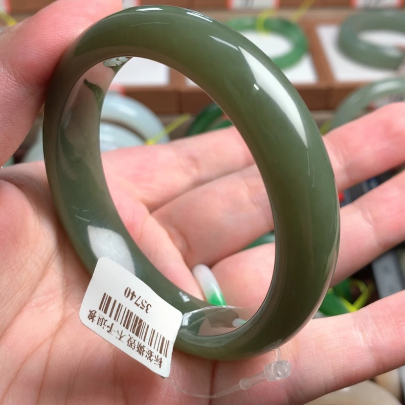 【闪购商品】和田玉手镯未镶嵌5657
