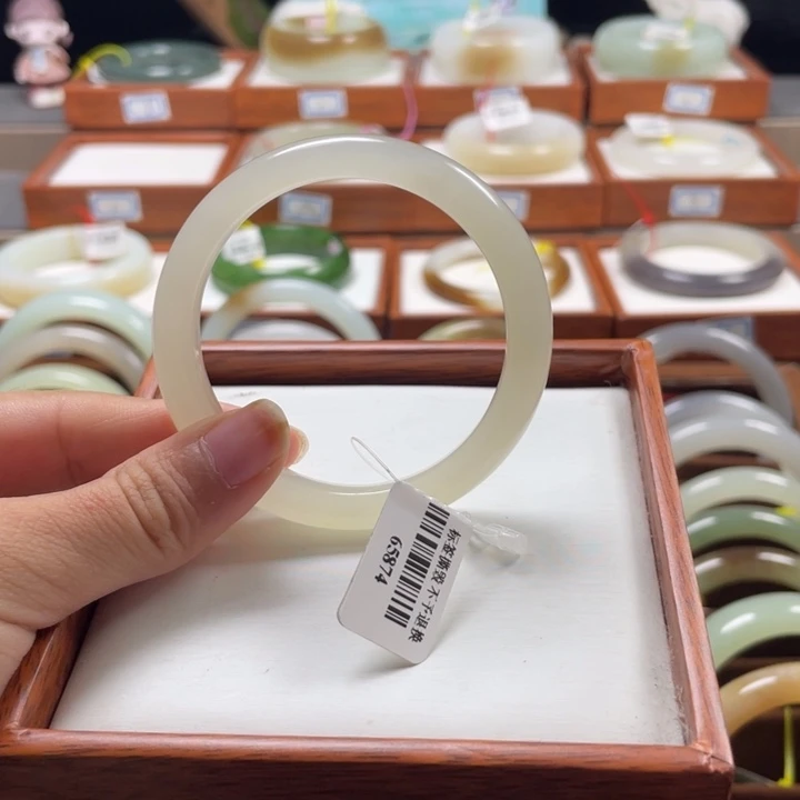 【闪购商品】和田玉手镯未镶嵌5051