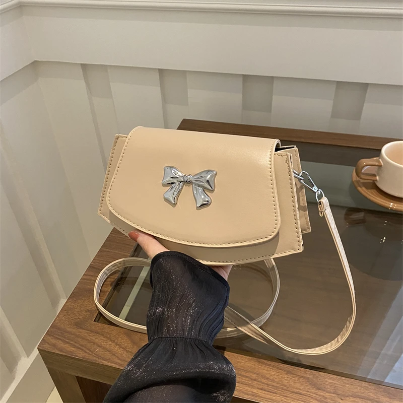 蝴蝶结时尚休闲2024秋冬新款纯色ins简约洋气温柔单肩斜挎小方包