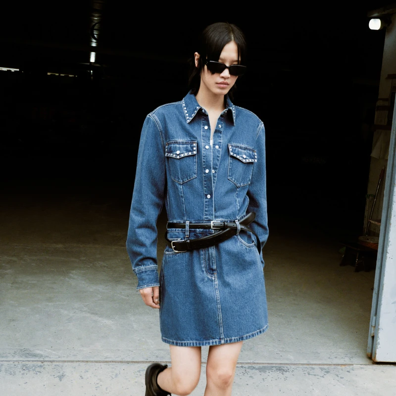 土耳其棉MOCO秋闪钻点缀收腰牛仔连衣裙丹宁风MBC3DRST21