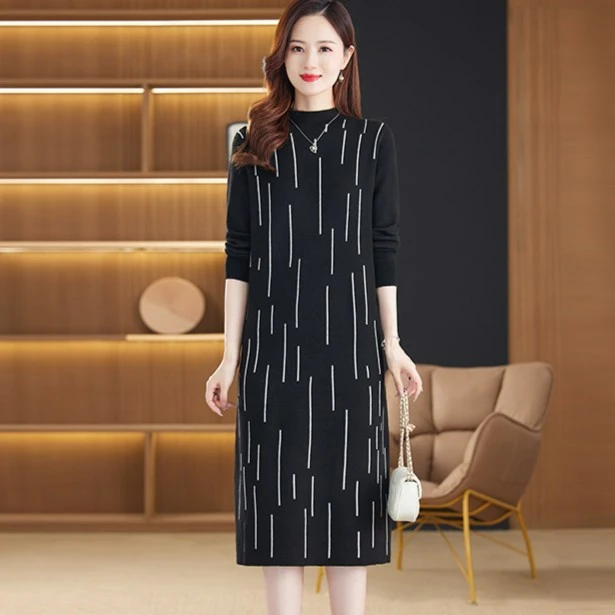 2205 针织连衣裙女装新款秋冬气质显瘦长款毛衣裙长袖打底裙女