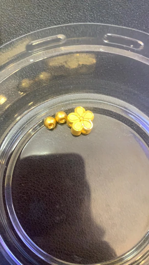 足金999 桃花中穿 0.95g