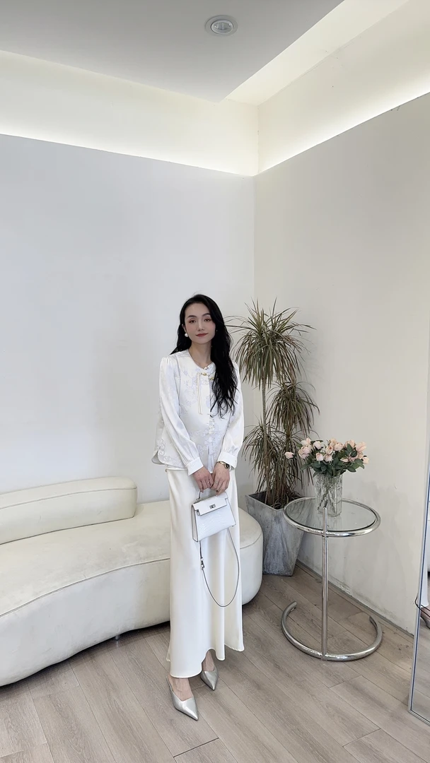 国风醋酸缎面马甲