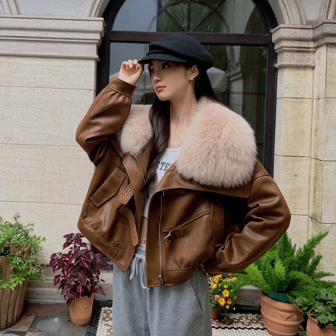2224秋冬新款派克服女短款皮衣外套加绒加厚机车风皮毛一体年轻款