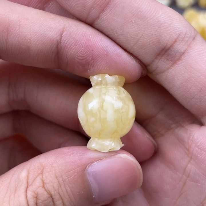 琥珀裸石未镶嵌蜜蜡