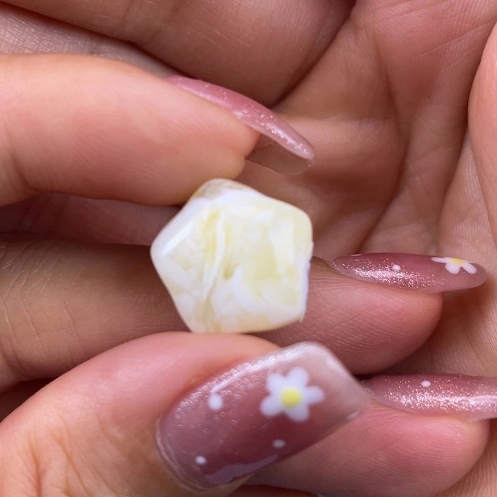 琥珀裸石未镶嵌蜜蜡