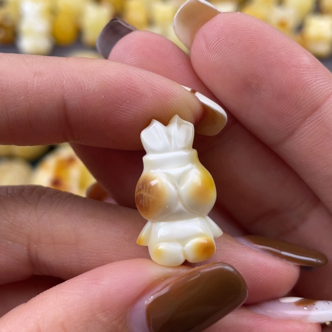 琥珀裸石未镶嵌蜜蜡