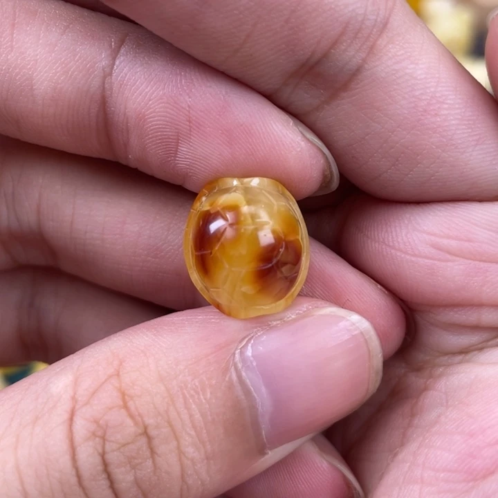 琥珀裸石未镶嵌蜜蜡