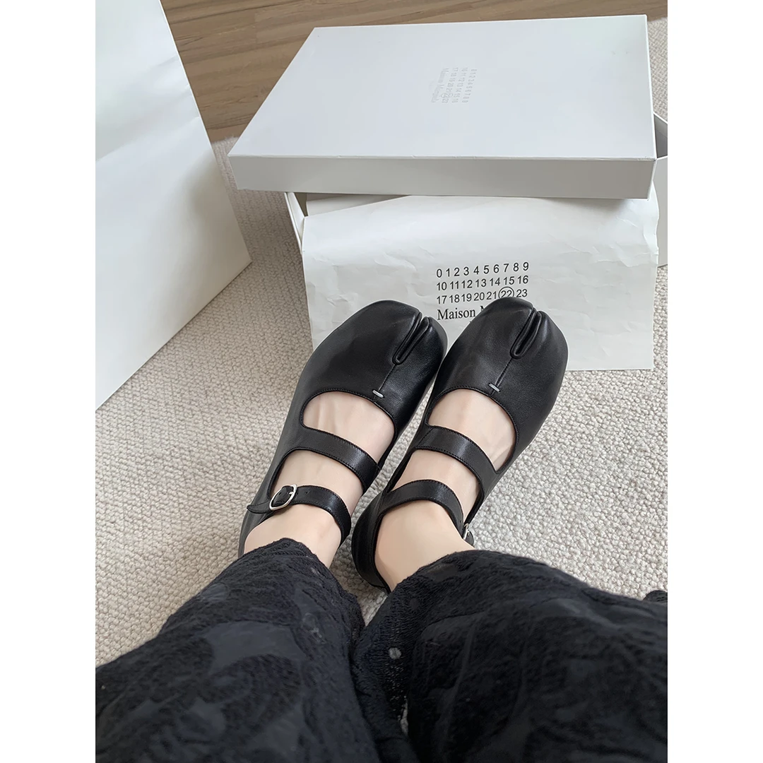 葡萄妈Studiolee 朦胧日记～双排一字扣带猪蹄分趾鞋玛丽珍单鞋女