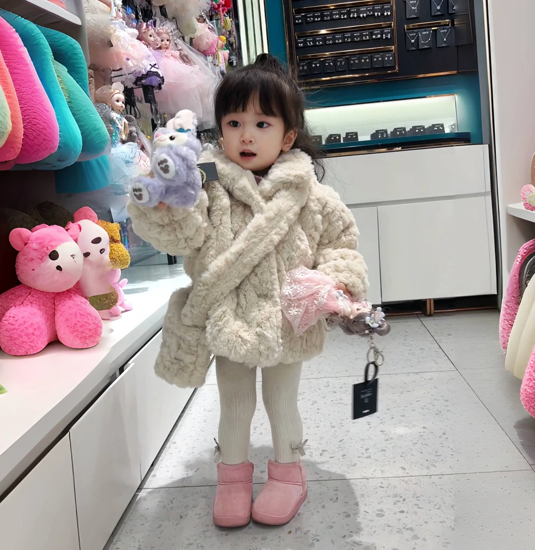 伶俐家推荐儿童毛毛外套冬款女童加厚上衣圆领系扣带包夹棉外套