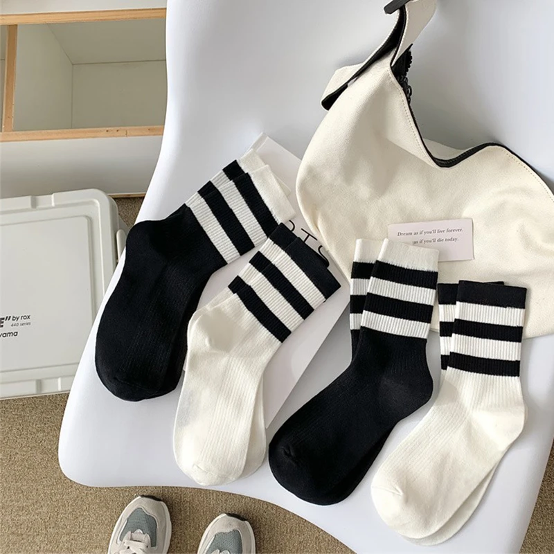 条纹两条杠黑白色中筒袜子女秋冬季网红百搭双杠二条杠透气棉袜子