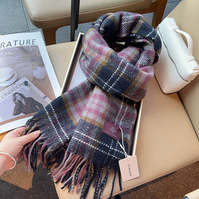 乌梅子酱格子围巾女韩系氛围感复古秋冬百搭显白保暖流苏披肩围脖
