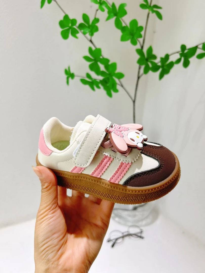 编码031-0060品牌童鞋