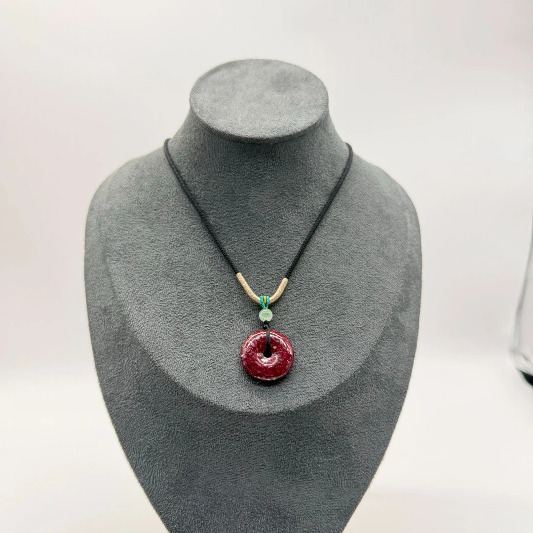 天然辰砂LZ1681 绳编朱砂小平安扣小米珠晶体砂绳编项链