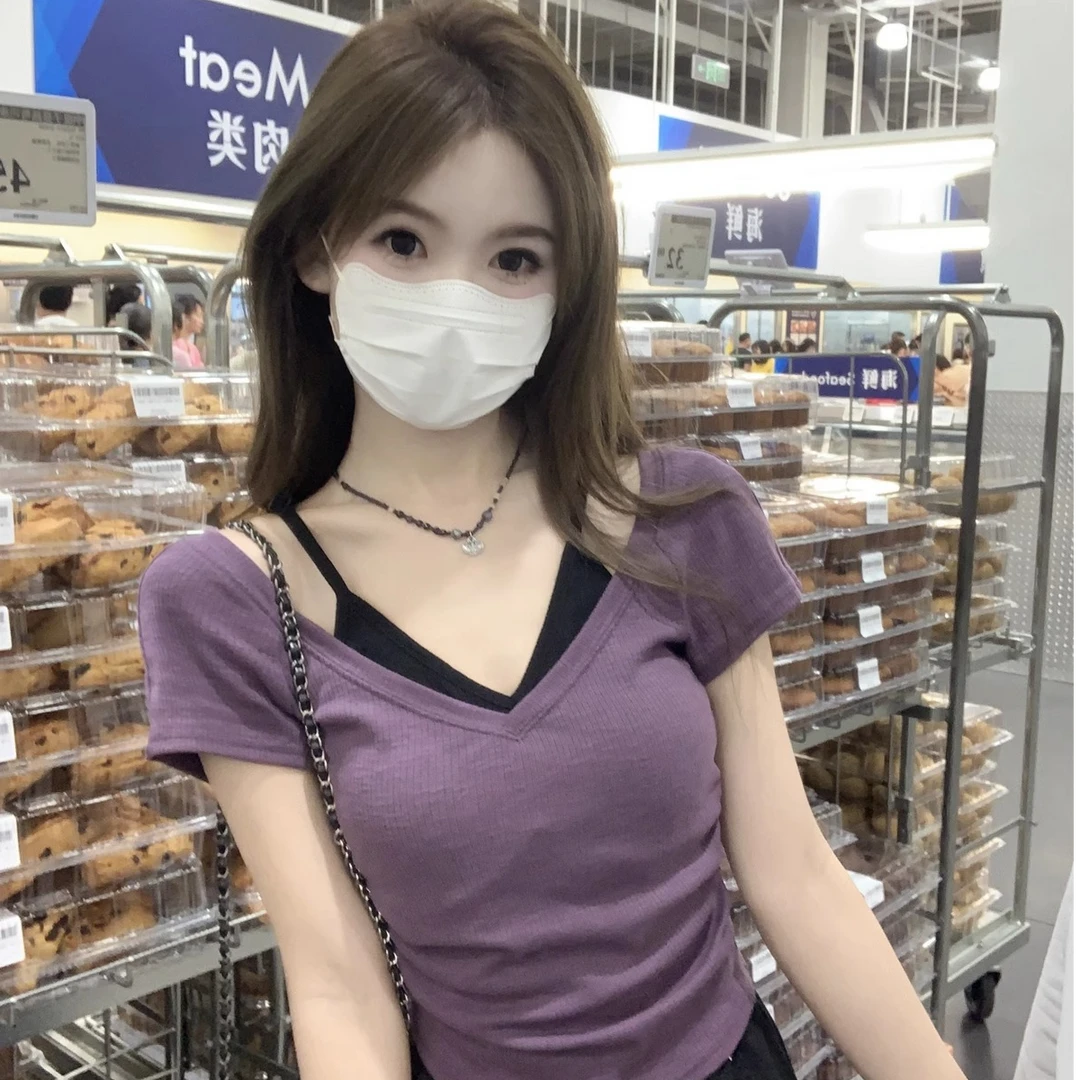 v领撞色假两件2025夏季新款爆款正肩短袖显瘦t恤女装小衫辣妹上衣