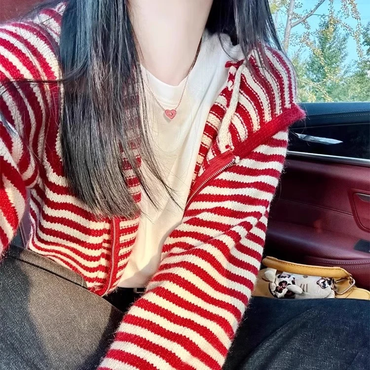红色条纹连帽毛衣外套女秋冬季加厚独特别致绝美拉链针织开衫上衣