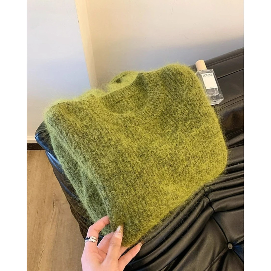 苔藓绿浣熊绒毛衣女秋季款加厚保暖宽松慵懒圆领套头内搭打底上衣