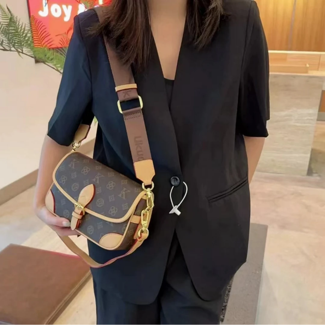 UK2024新款法棍包时尚休闲复古#96068