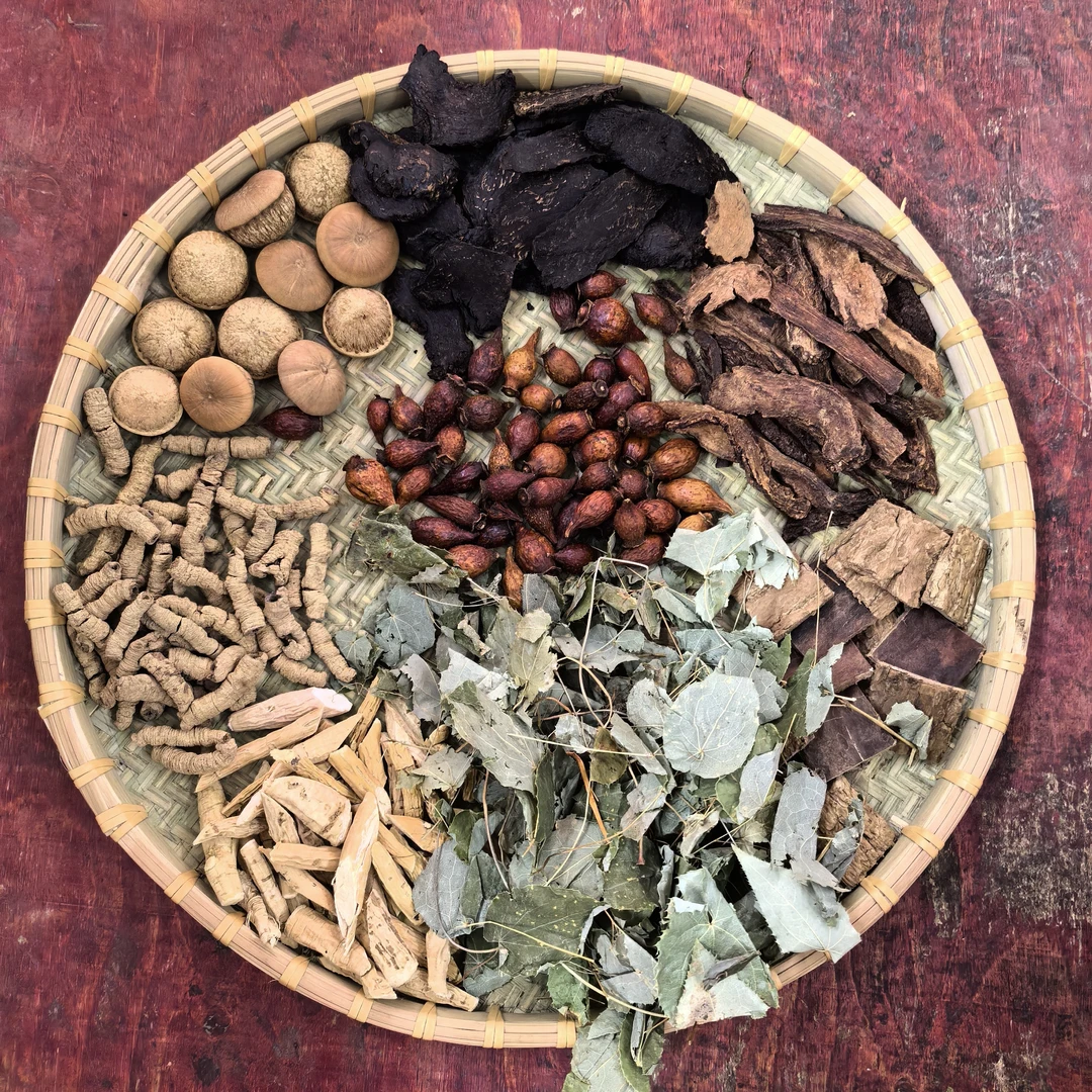 八份山货原材料 . 煮水 . 泡八加一