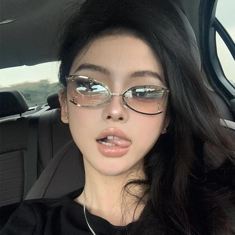 赛博朋克太阳眼镜女潮酷辣妹未来科技感墨镜y2k复古椭圆金属个性