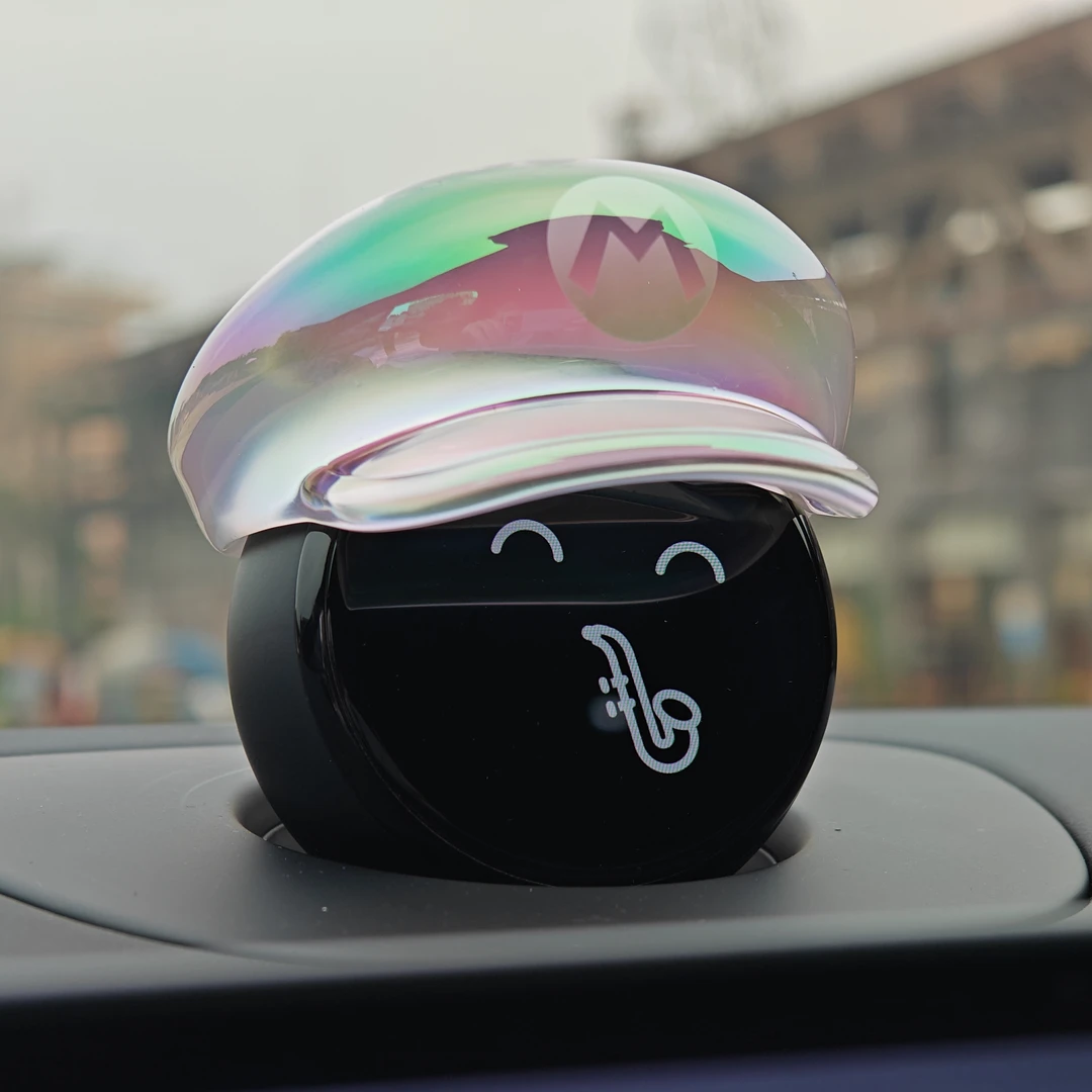 马里奥蔚来nomi透明幻彩变色帽子发货汽车女朋友礼物中控台摆件