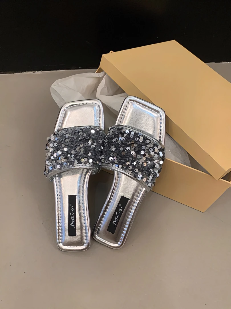 亮片凉拖鞋女鞋子外穿2025年新款夏季软底高级感银色平底沙滩凉鞋