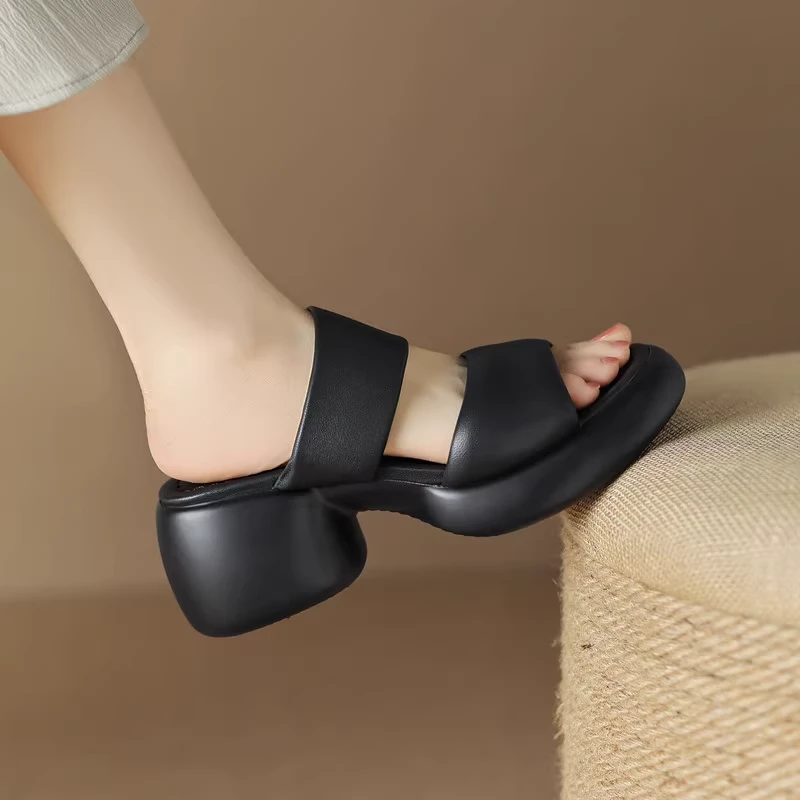 时尚外穿厚底罗马面包拖鞋一字型黑色凉拖粗跟松糕底高跟露趾凉鞋