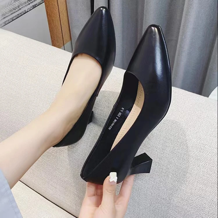 高跟鞋黑色粗跟职业尖头工作皮鞋舒适百搭上班时尚软底真皮女单鞋