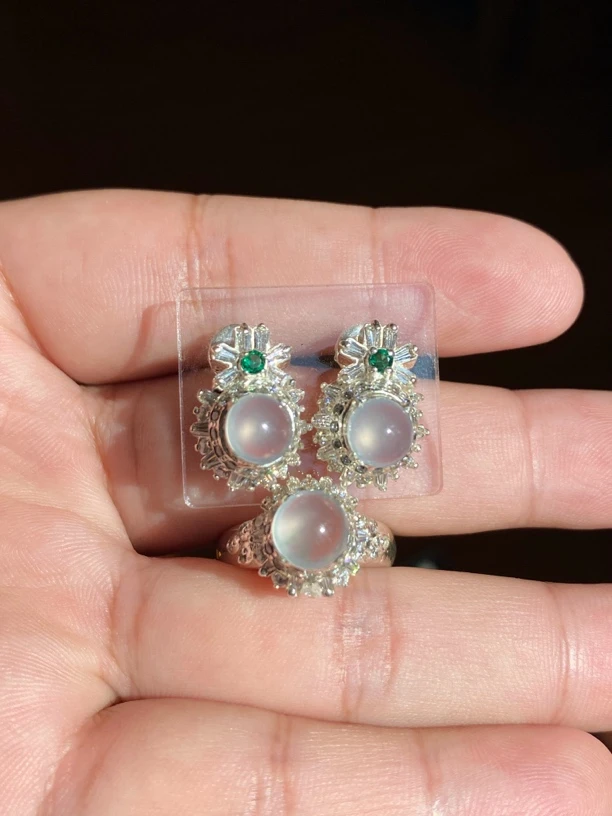 12.9缅甸天然A货翡翠高冰起荧光杠味足干净饱满无裂紫底耳钉戒