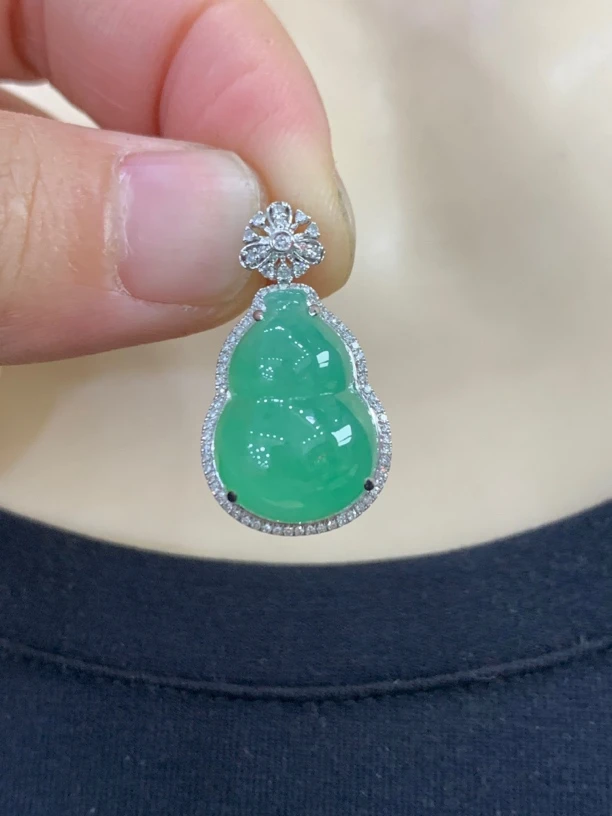 18K金镶嵌翡翠葫芦