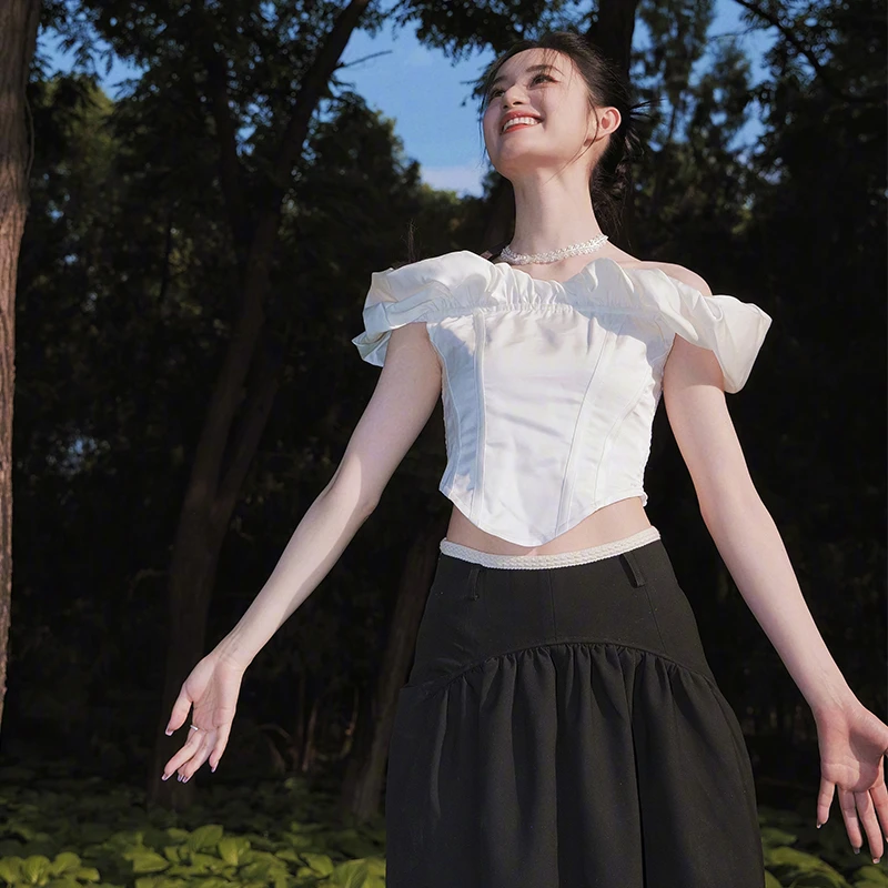 私服郭晓婷明星衬衫女2024夏季新款法式设计感一字肩露肩短款上衣