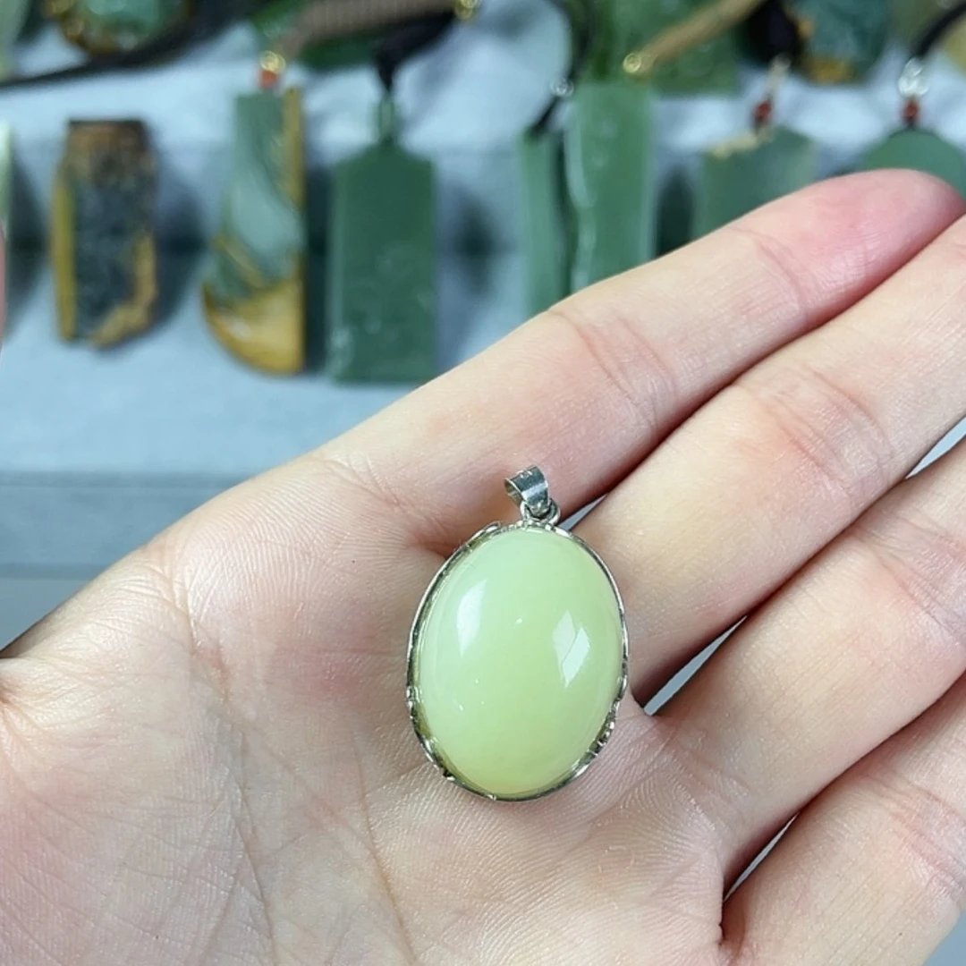 【闪购商品】岫岩老玉（透闪石质玉）颈饰未镶嵌m**a