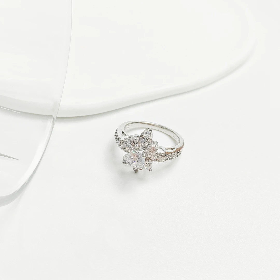 铜合金合成锆石戒指 礼物轻奢旋转气质时尚双层式花朵戒指YW4588