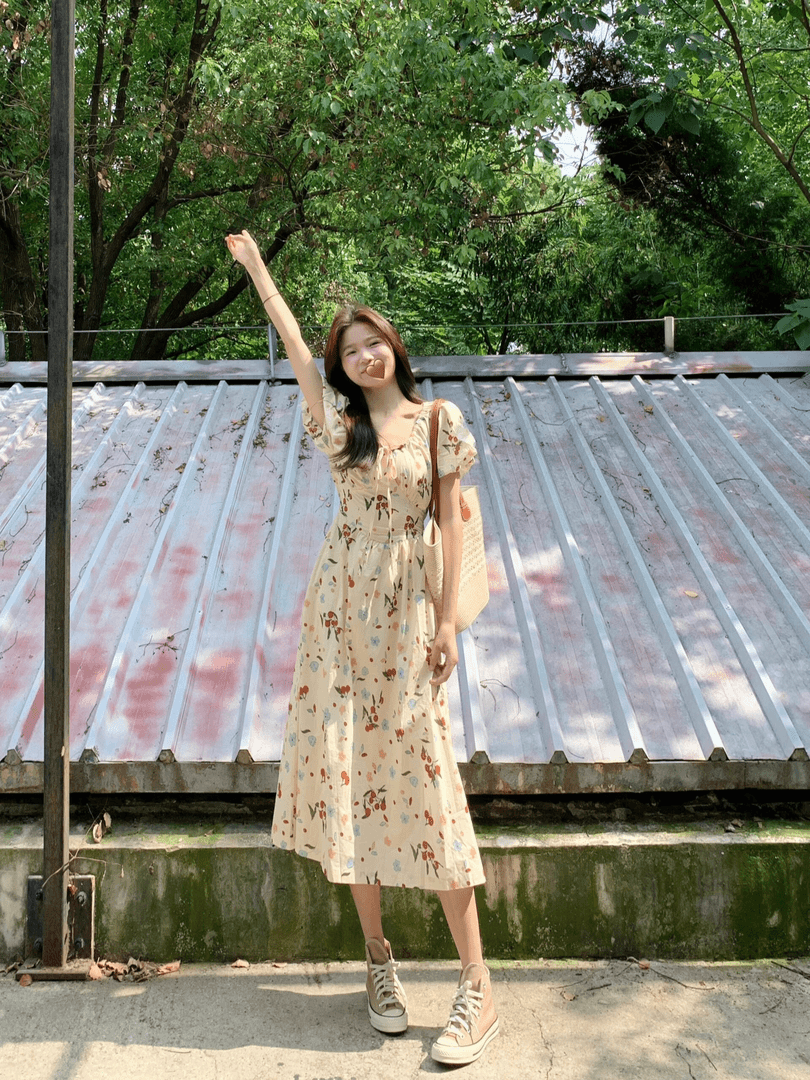 2024夏季新款法式圆领泡泡袖碎花连衣裙高级感收腰气质a字长裙