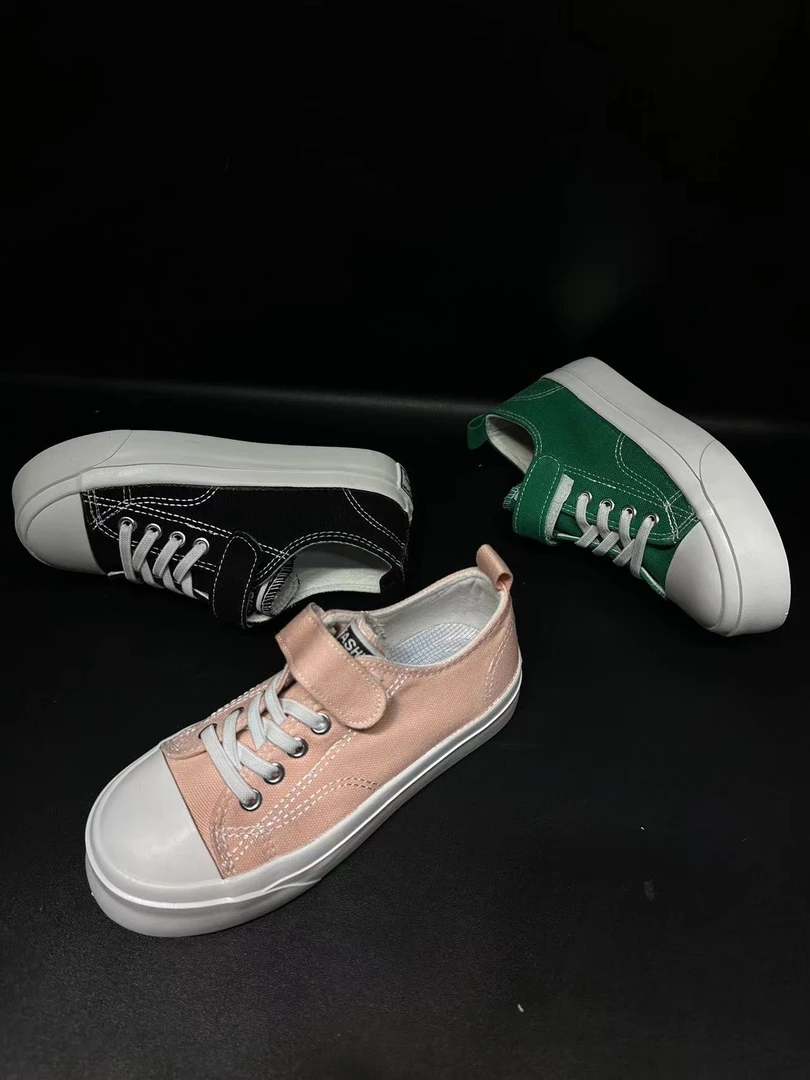 8152*低帮帆布鞋31-37码