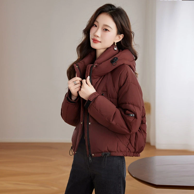 今年流行羽绒服女短款2024冬季新款连帽防寒韩版白鸭绒外套小个子