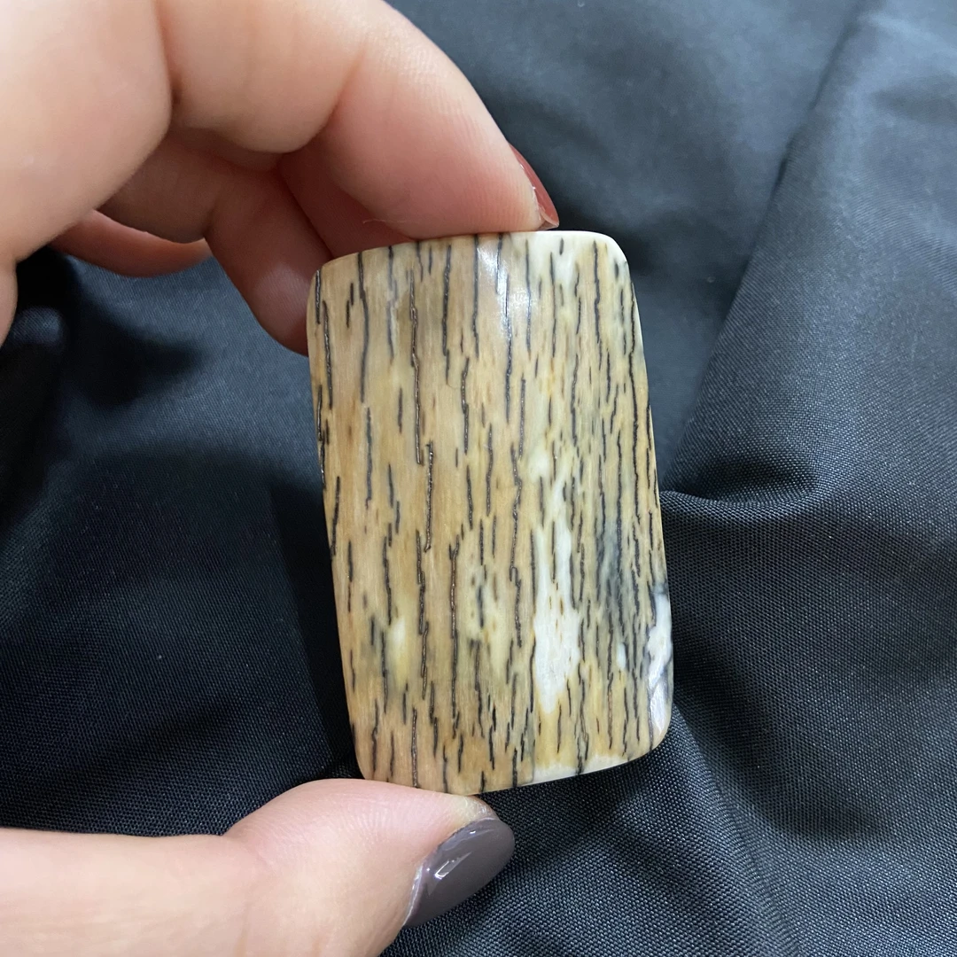 【P00622】猛犸牙53*33*15mm原皮方牌挂件