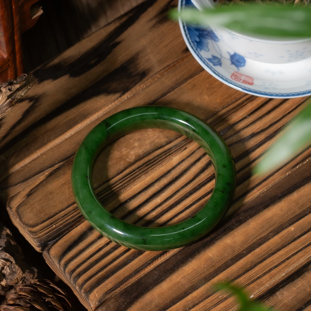 世间臻宝-折扣专享 | 和田玉碧玉手镯/多样性发/P5629