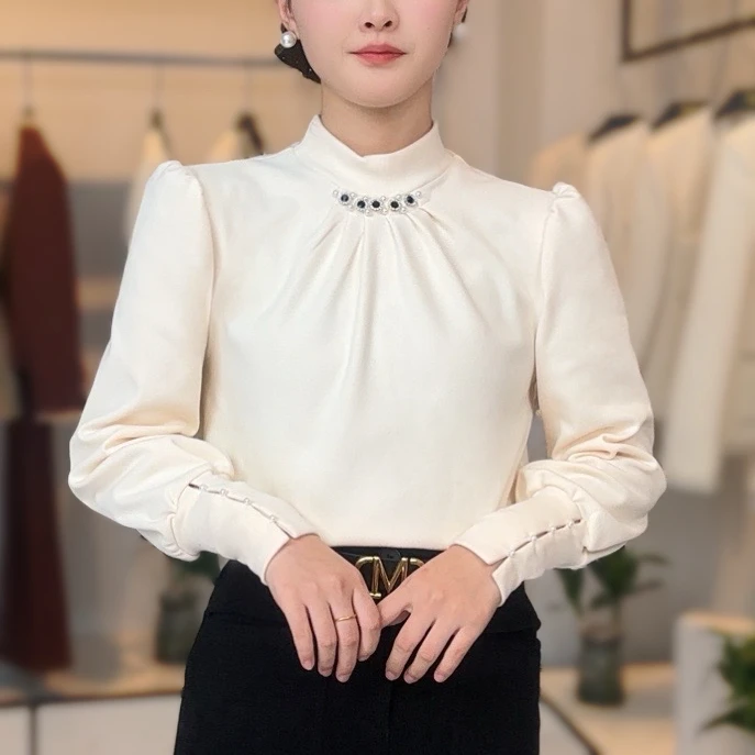 显瘦气质米白色秋季长袖保暖黑色圆领宝藏衣橱时尚纯色百搭针织