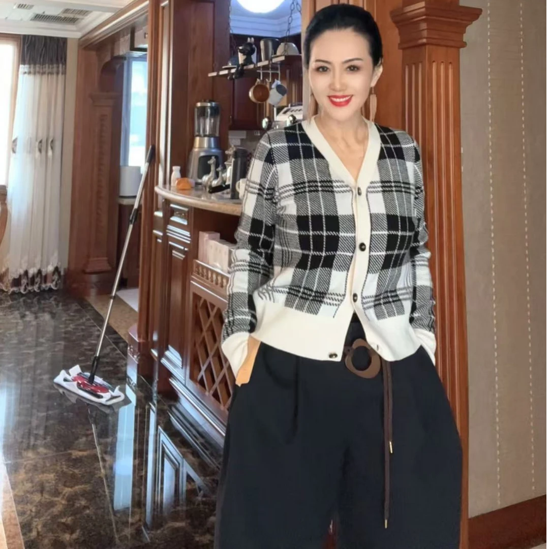 新品黑白格羊绒开衫，春秋冬高订精纺100纯山羊绒开衫时尚百搭款