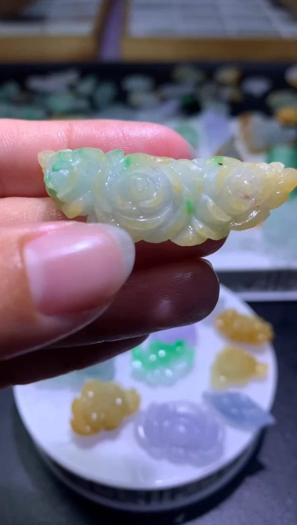 【闪购商品】定制翡翠未镶嵌毛货