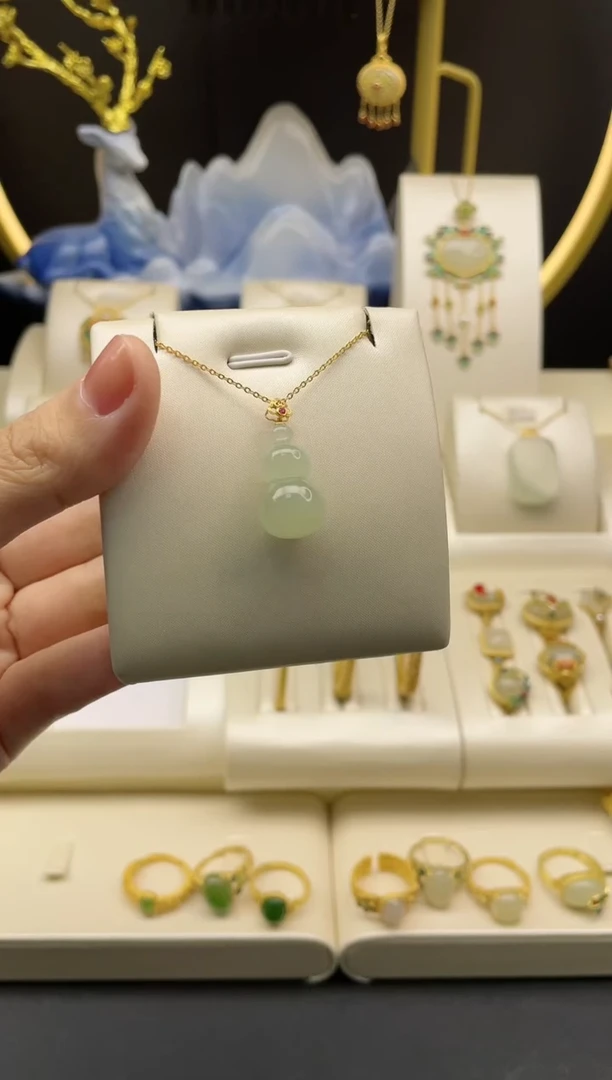 【闪购商品】和田玉吊坠18K金镶嵌和田玉葫芦吊坠