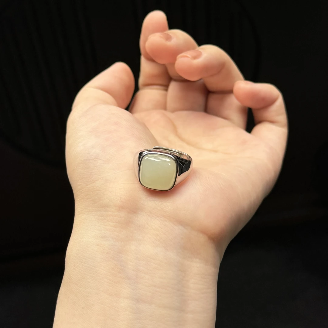 【故宫甄品】和田玉青白玉经典大方糖戒指