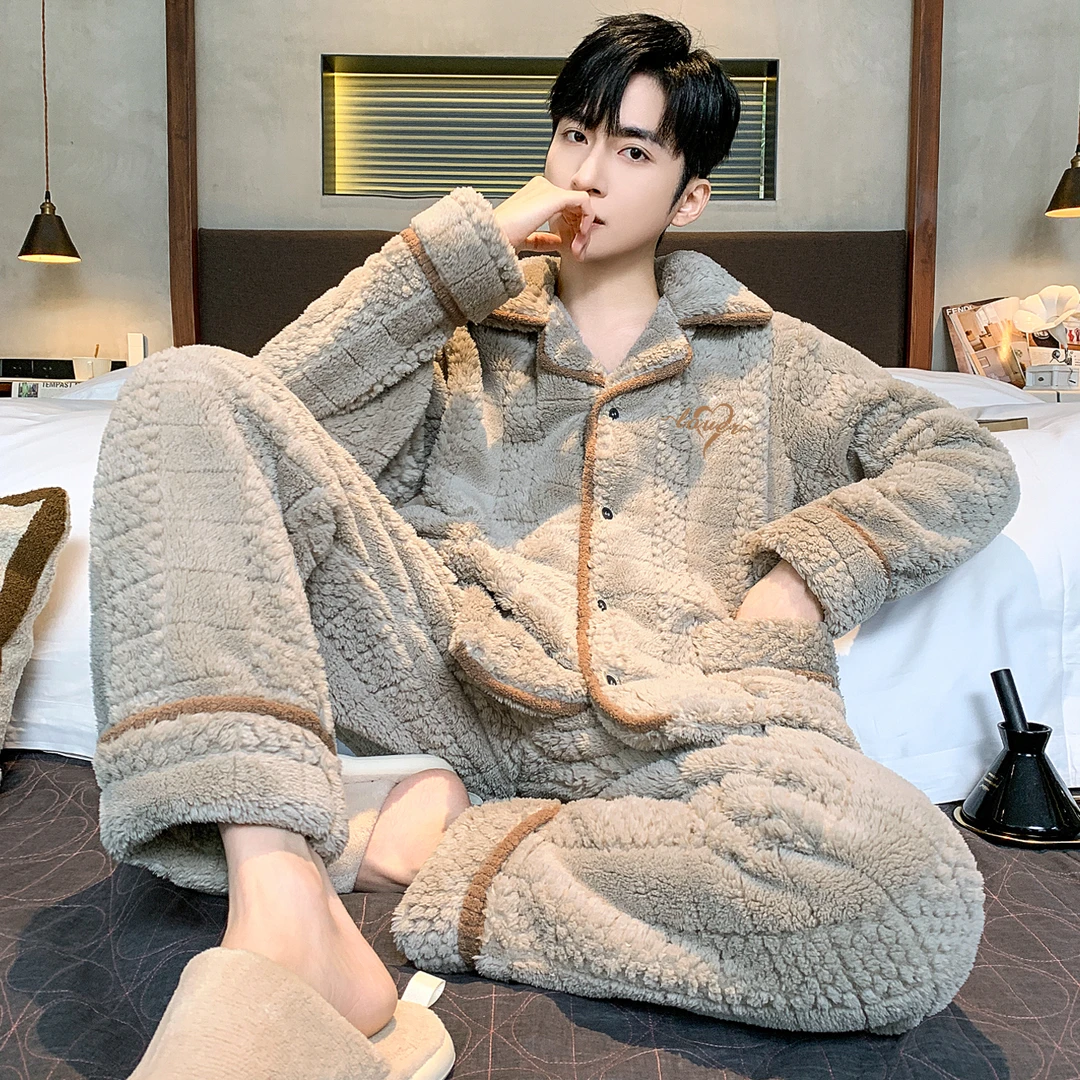 新款珊瑚绒家居服睡衣男士宽松大码法兰绒秋冬加厚加绒男生睡衣