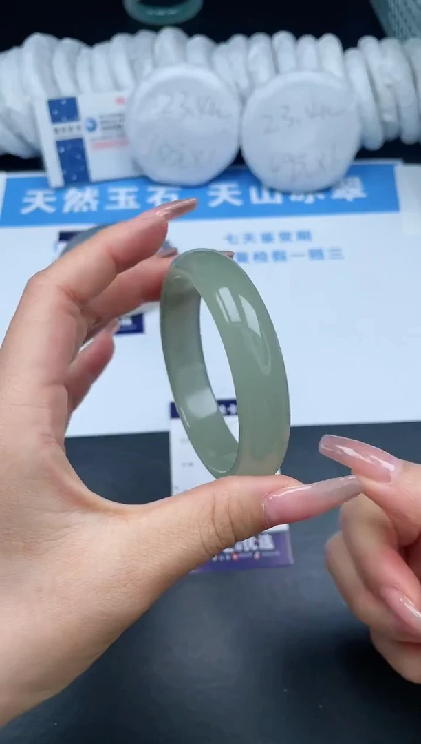 【闪购商品】石英质玉手镯未镶嵌T146