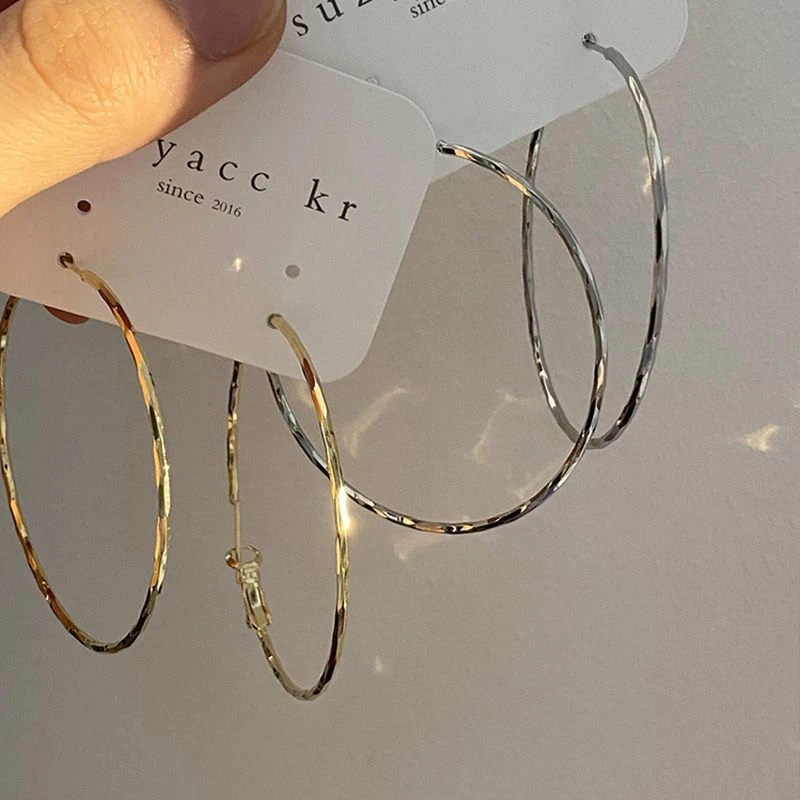 铜合金耳饰 小众设计金属大耳圈女年新款潮气质网红银色耳环8056