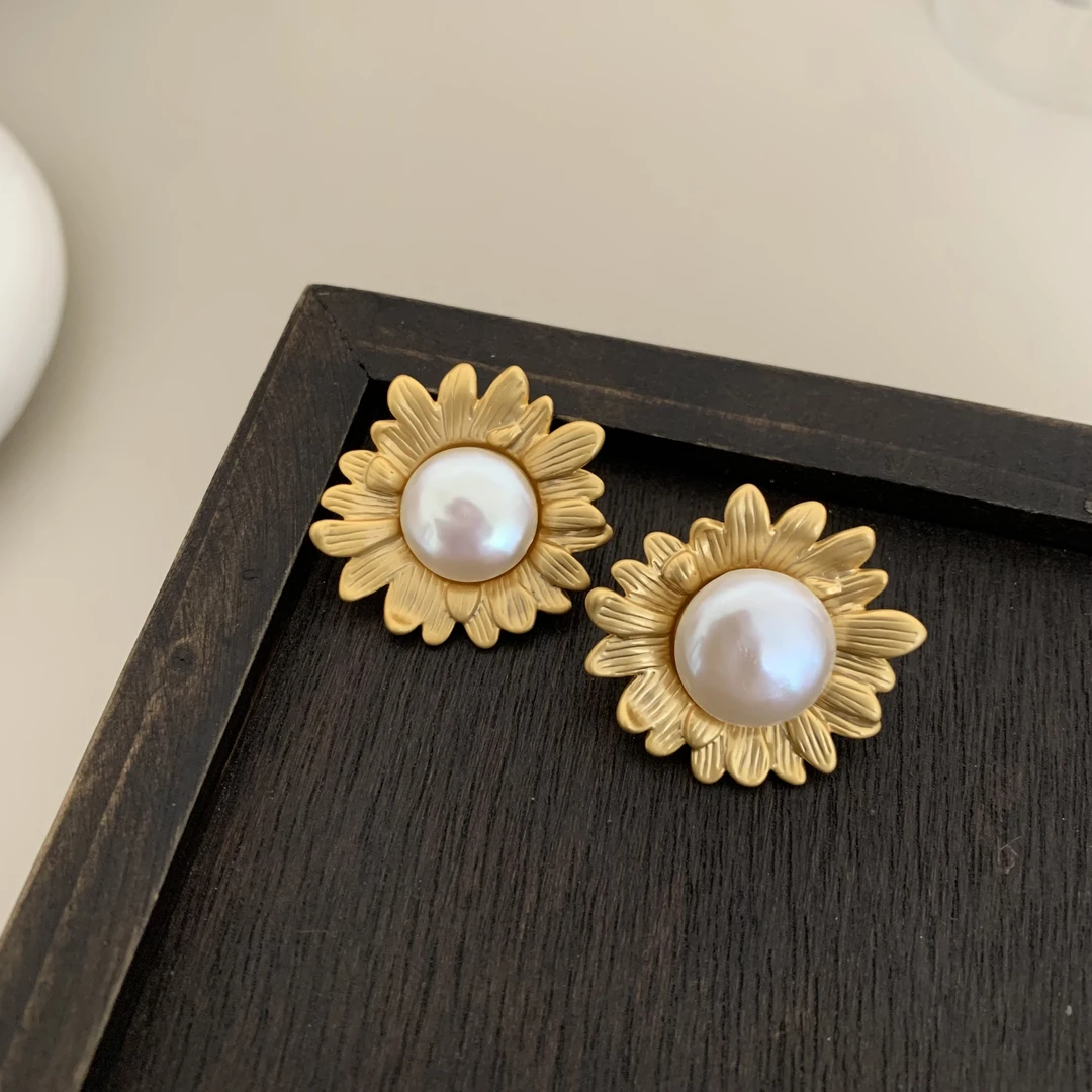 铜合金耳饰 秋冬简约气质耳钉百搭合金锆石向日葵花朵黄色耳饰