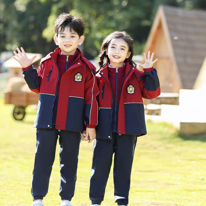 幼儿园园服春秋款套装冲锋衣加厚三件套一年级班服运动小学生校服